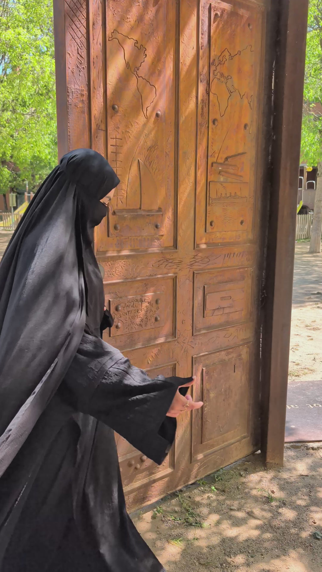 Set Fārisah (abaya and oversized pants)Noir