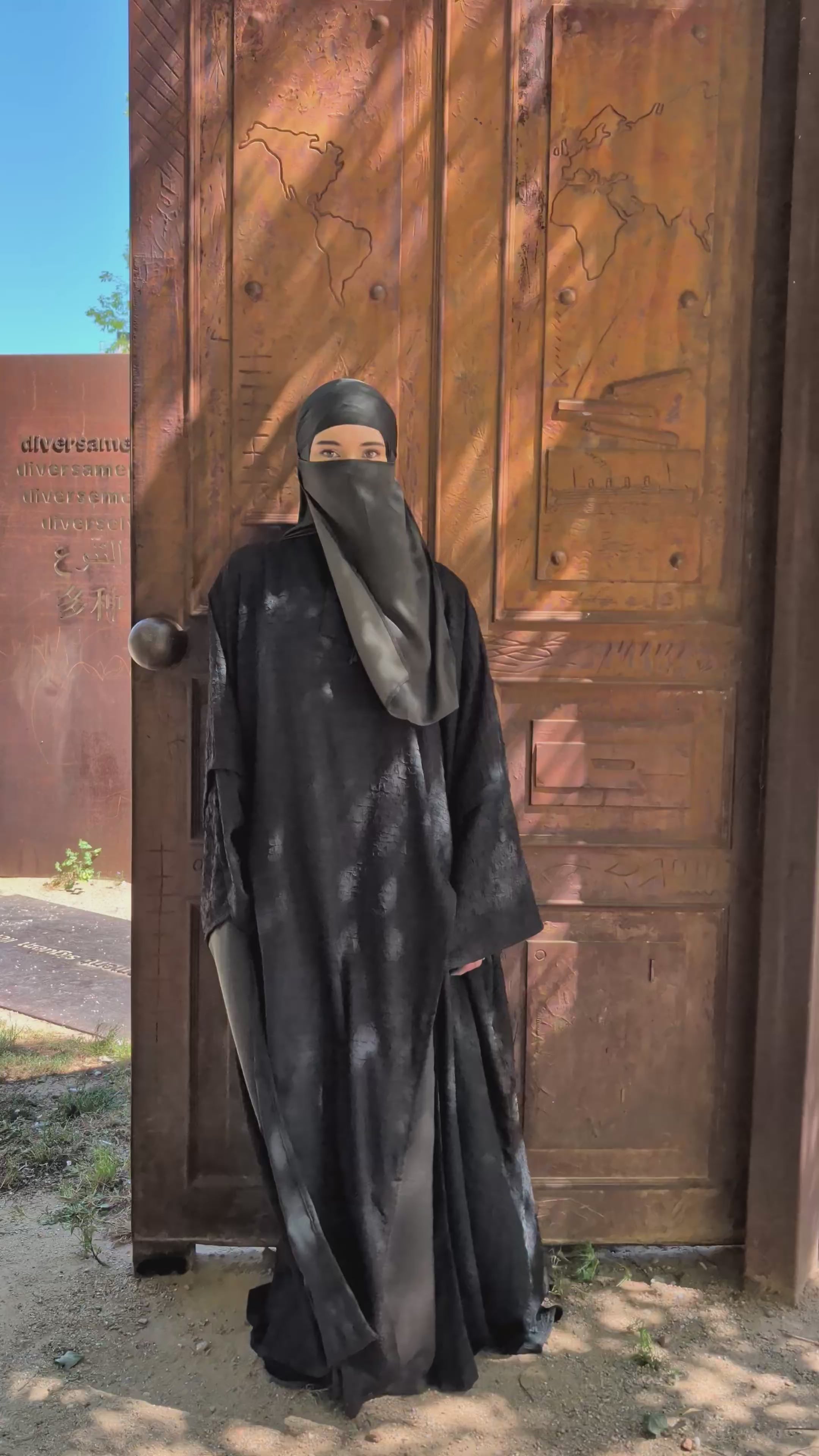 Abaya oversize Fārisah vert foncé équestre