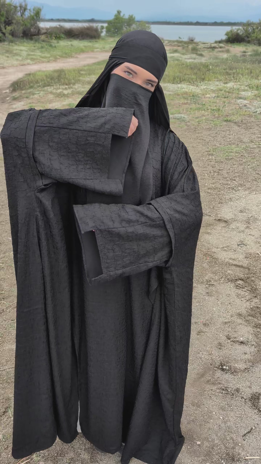 Set Fārisah (abaya and oversized pants)Noir